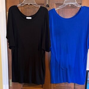 Free to live set of 2 knit tops size M dolman sleeves black and royal blue EUC